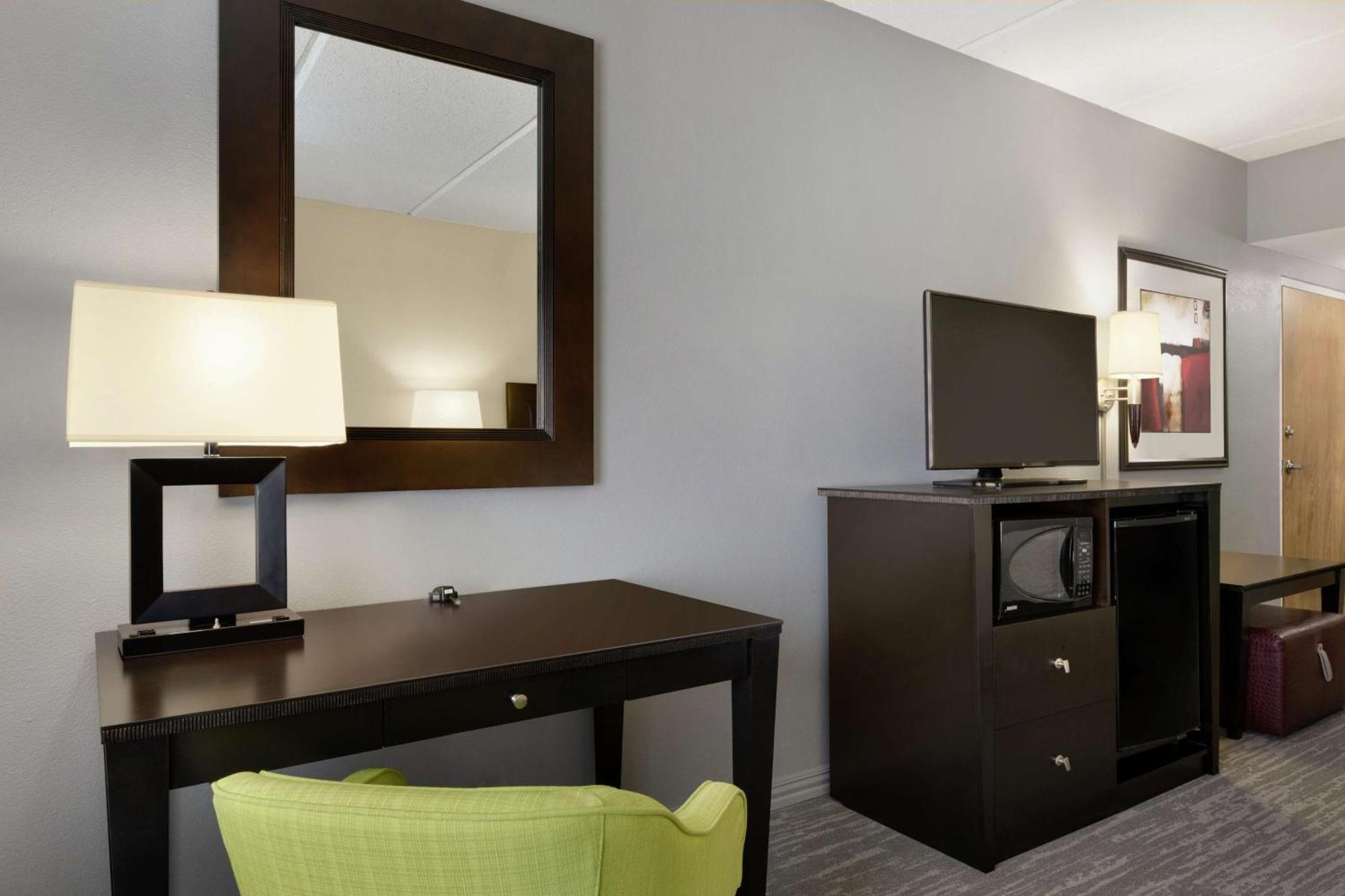 Hampton Inn And Suites Houston Clear Lake Nasa Webster Exterior photo