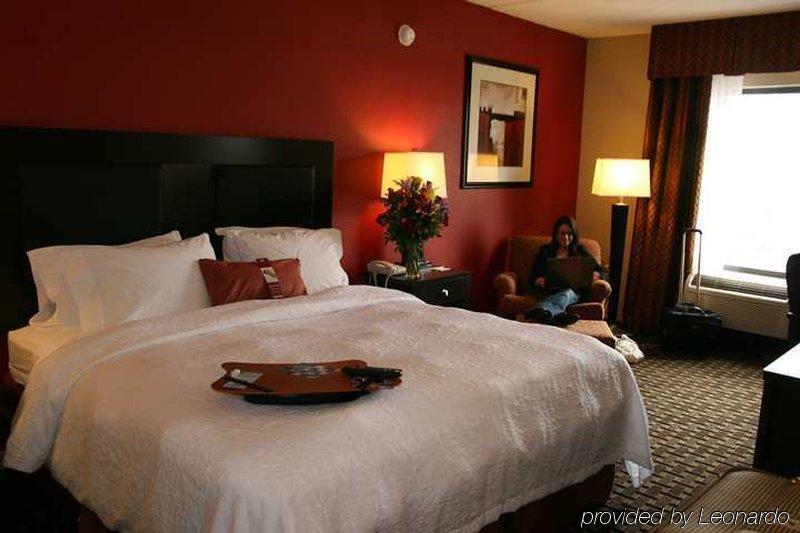 Hampton Inn And Suites Houston Clear Lake Nasa Webster Room photo